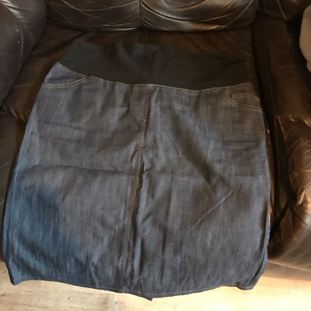 Maternity stretch denim skirt